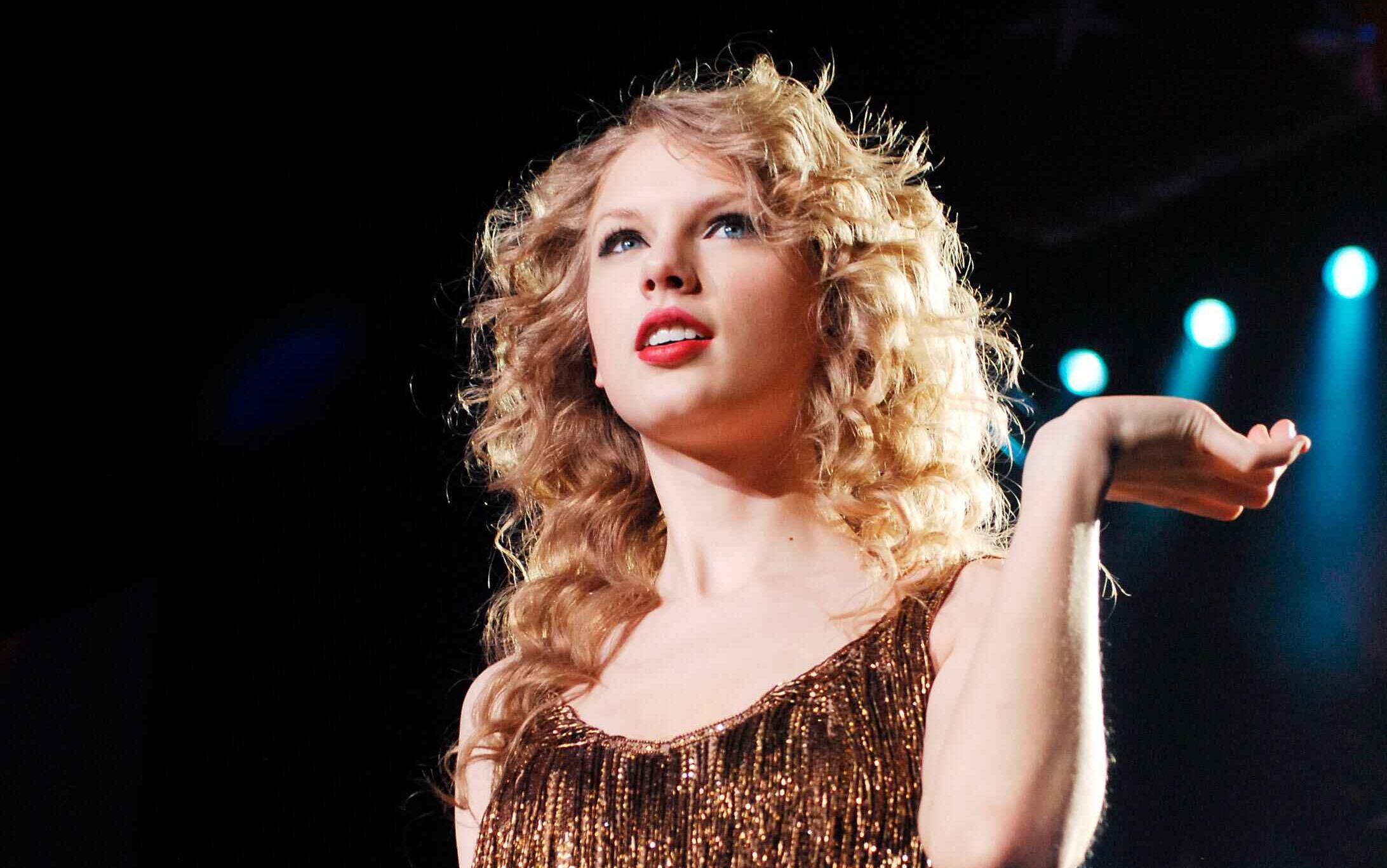 有一首外国歌,是一个乡村音乐女歌手唱的,唱过sparks