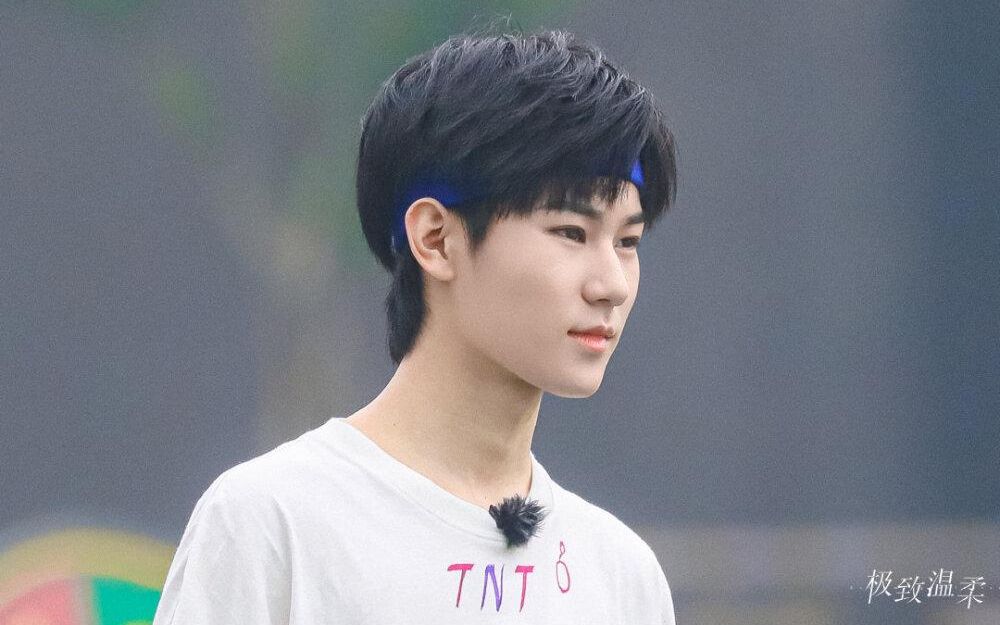 时代少年团少年onfire第二次公演相遇直拍张真源