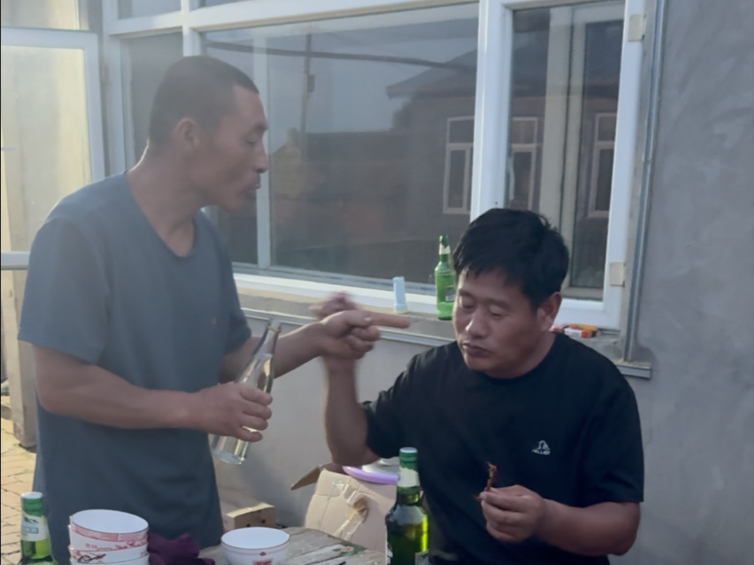 村民不把我爸当人，各种刁难，测试我爸的能力