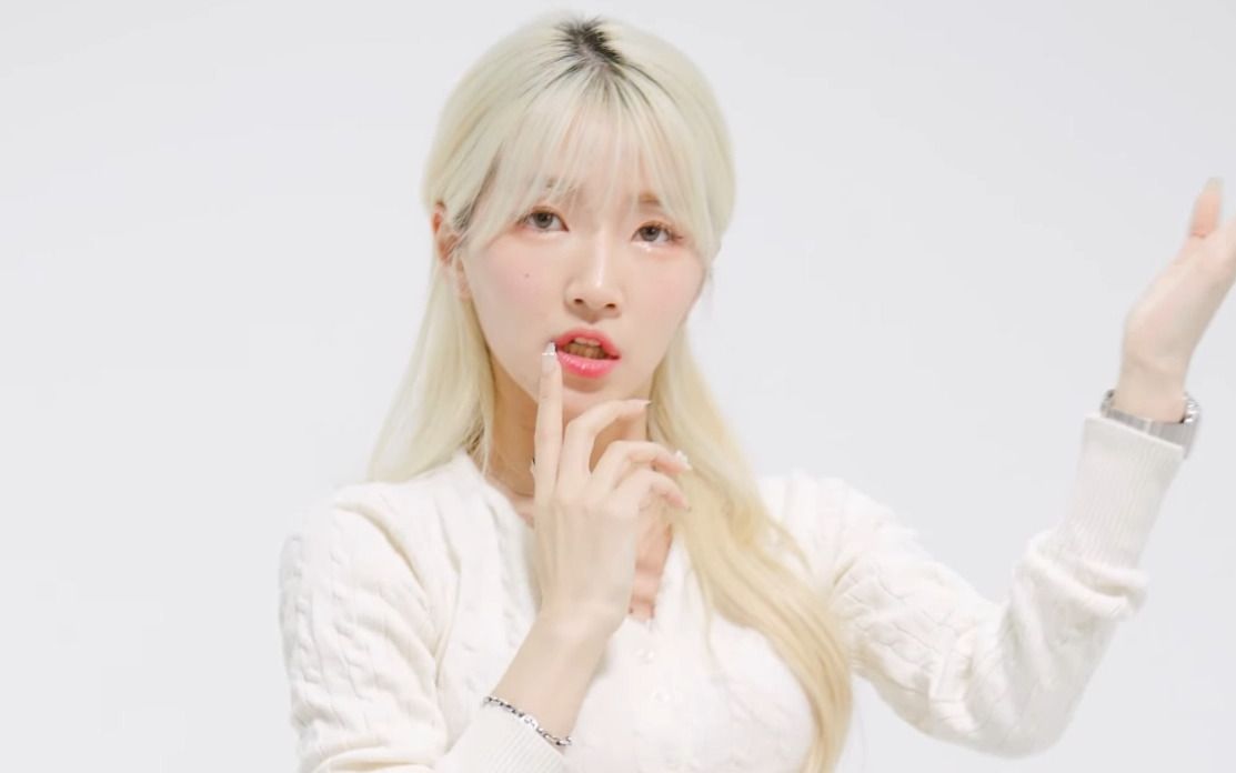 LOVE DIVE Seo Young Cowboy Heels