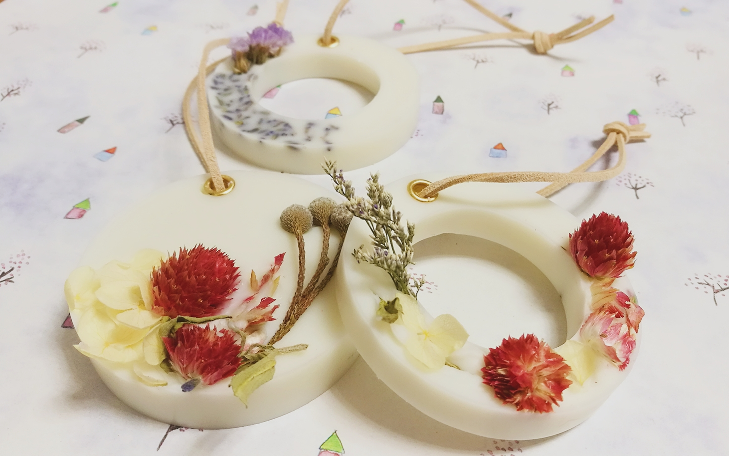 【香薰蜡片手作】跟我一起来学习超简单的香薰蜡片制作吧