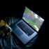 在 2012 年一个凉爽的仲夏夜晚，你躺在床上开着 Minecraft 睡着了。