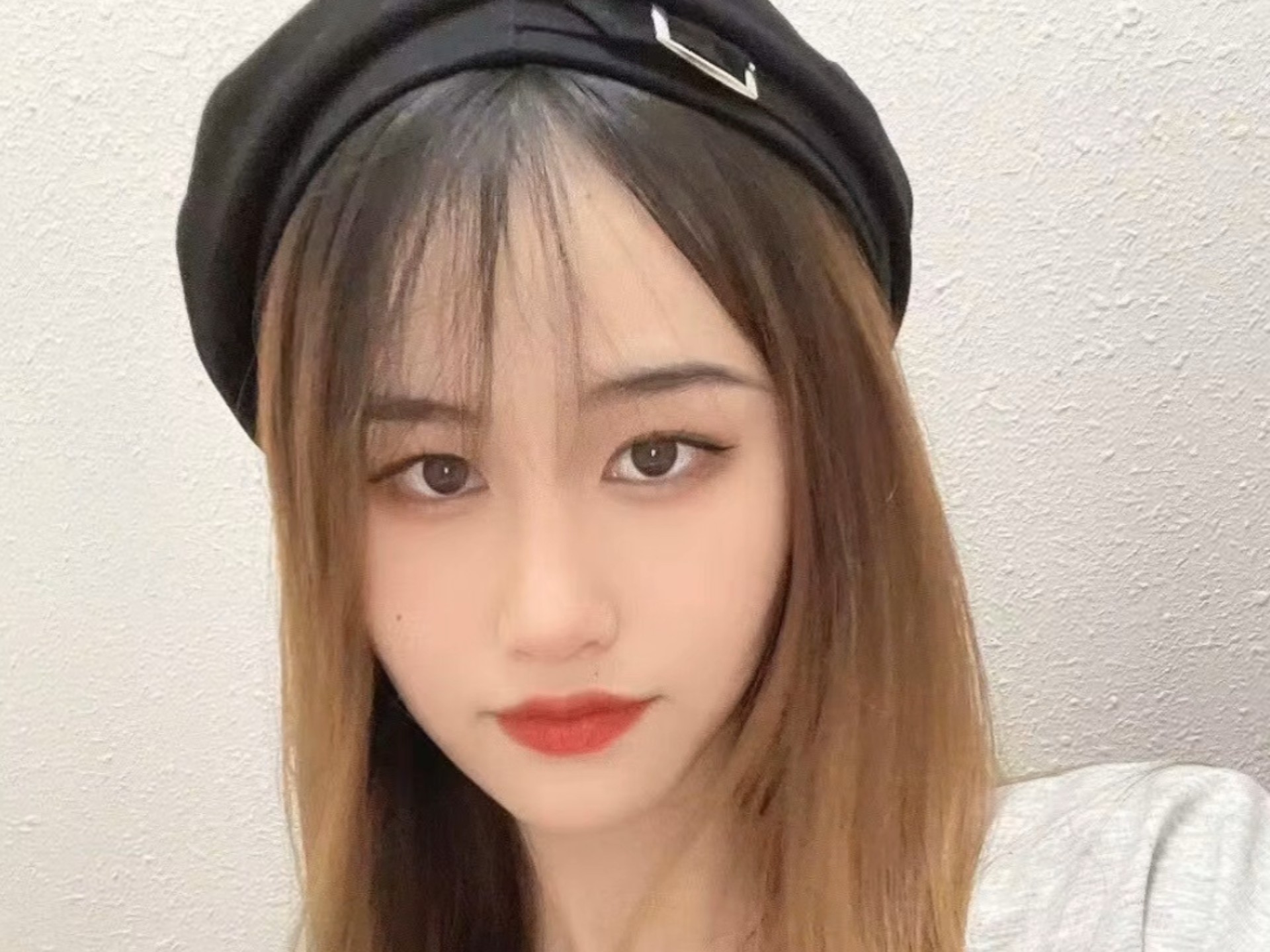 Facial contrast college students