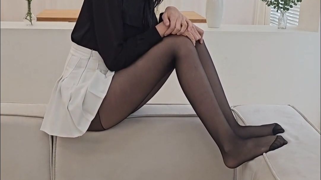 光腿还是黑丝好看？