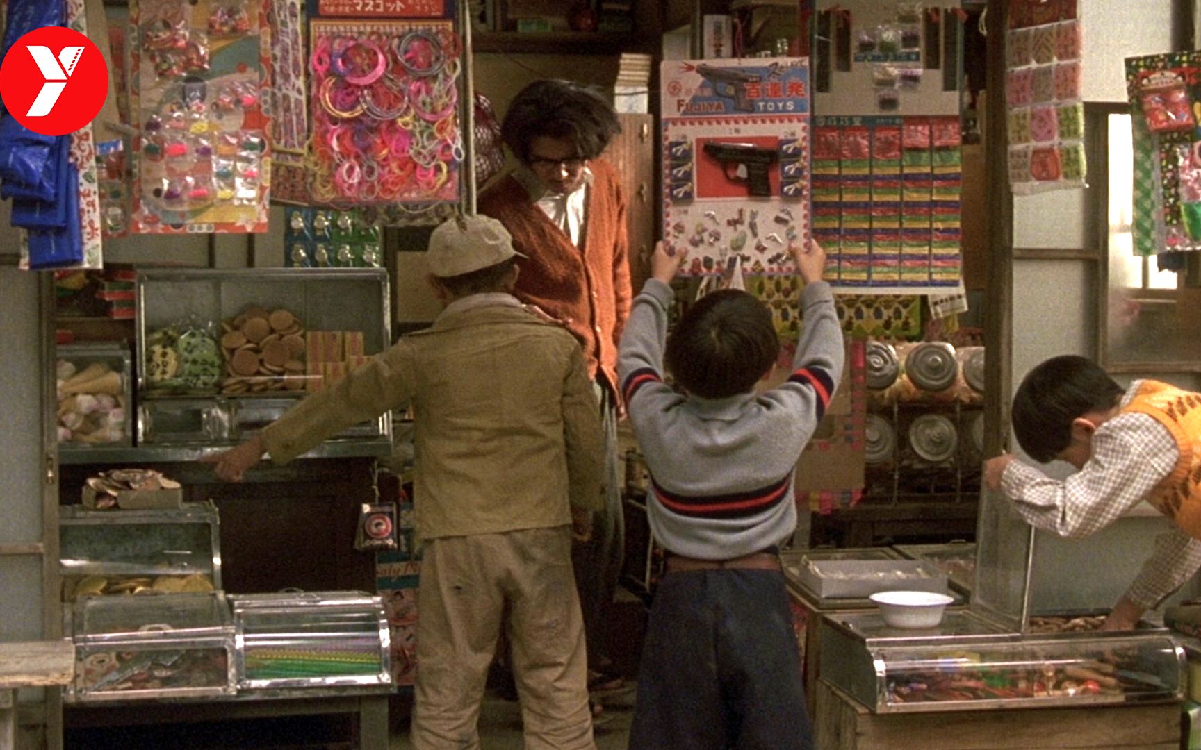 【越哥】日本百亿票房电影，又好笑又好哭，穷人的快乐就是这么简单！