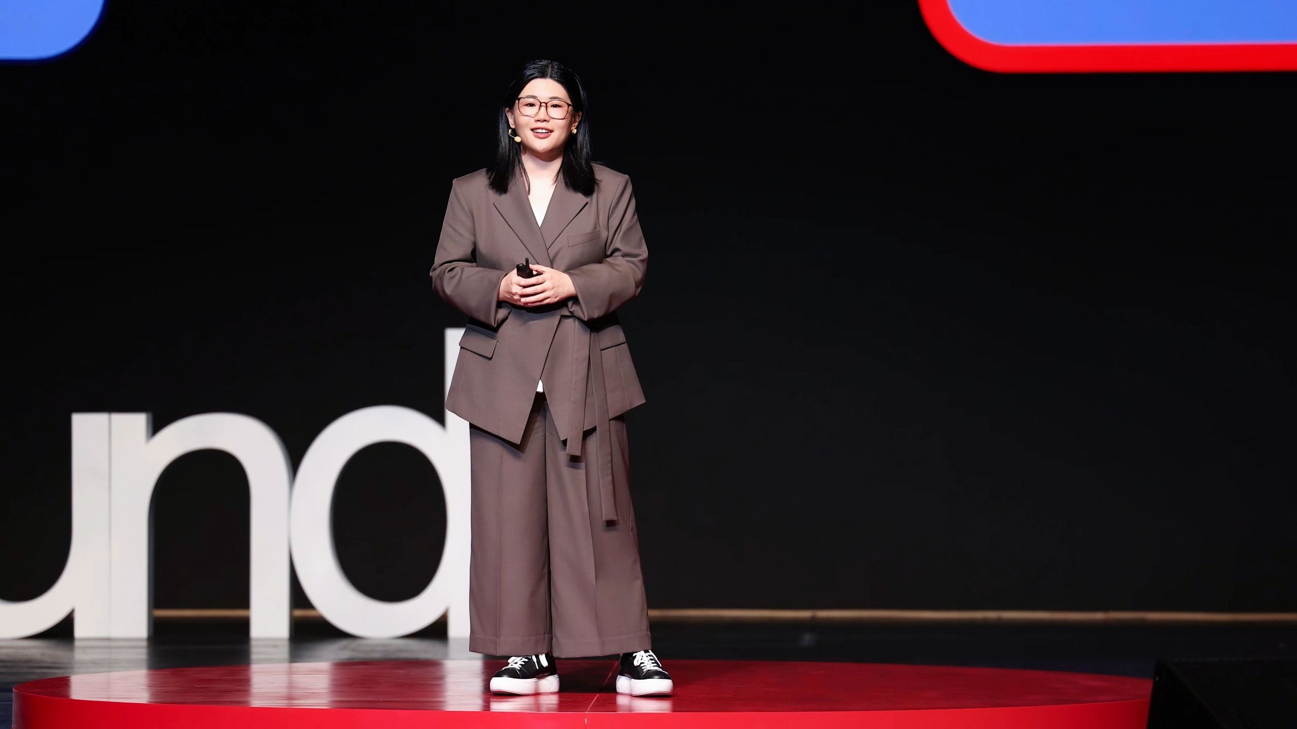 TEDx外滩2025年度大会｜庞颖，像大多数人一样生活是否更省力？