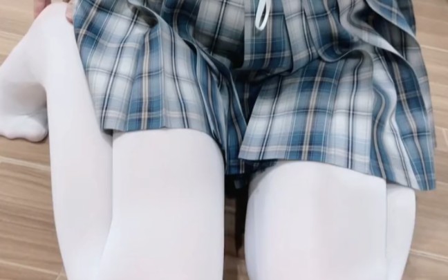 Who can resist jk white cotton pants?