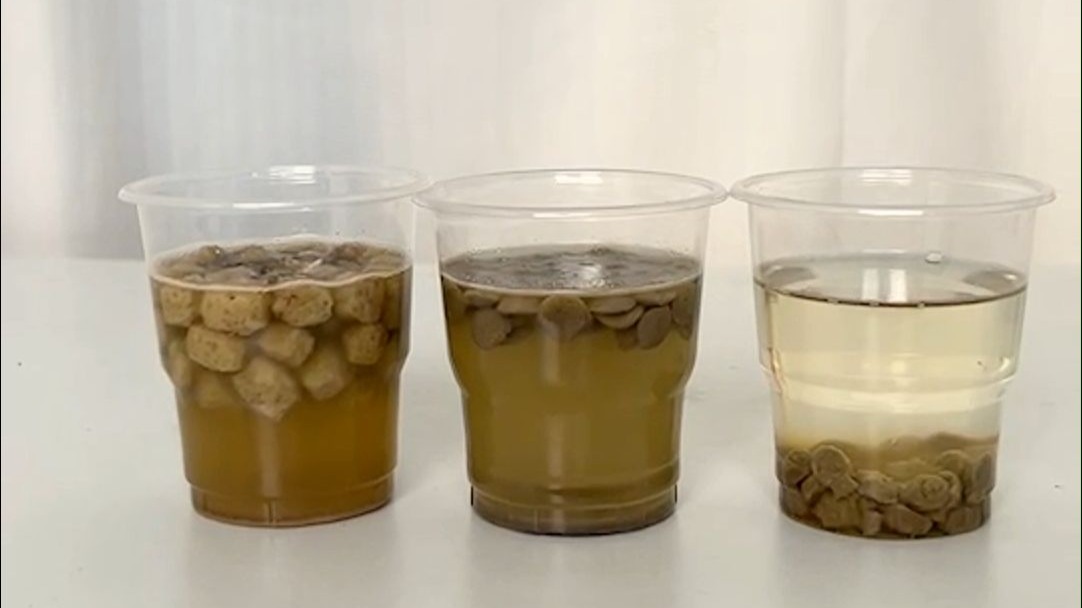 只需要一瓶碘伏就能让纸壳子猫粮显出原形！