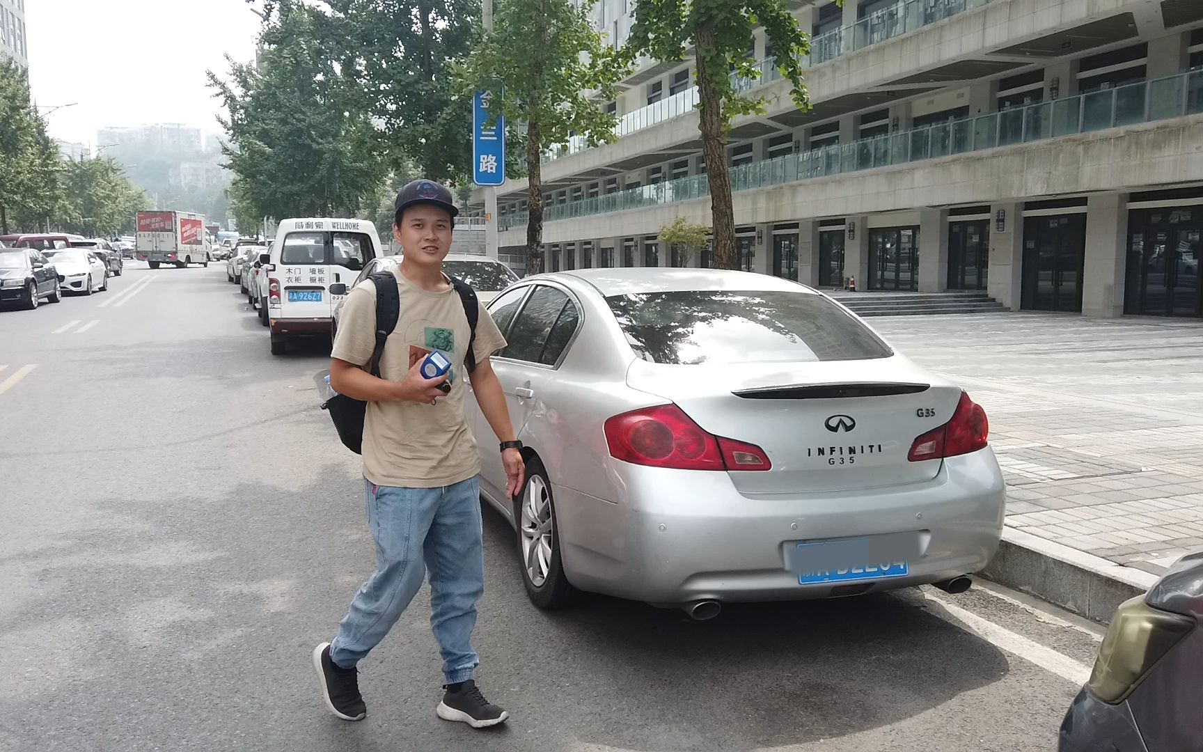 小伙喜欢老车！6万多买英菲尼迪G 35，这种车况你敢要吗？