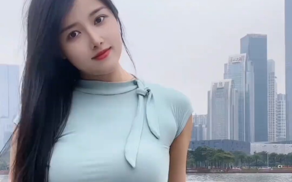 Looking pretty is an advantage, living pretty is an ability.