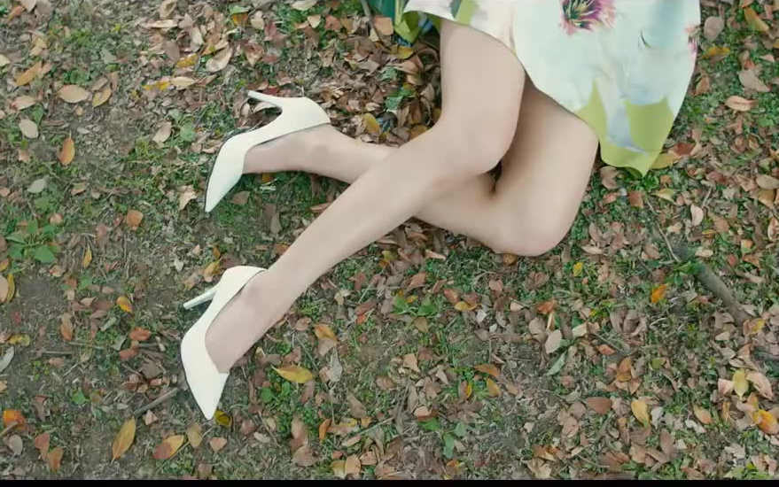 尴尬又沙雕的内衣广告