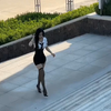 长腿黑丝高跟御姐上楼梯不小心崴脚啦！快来扶她