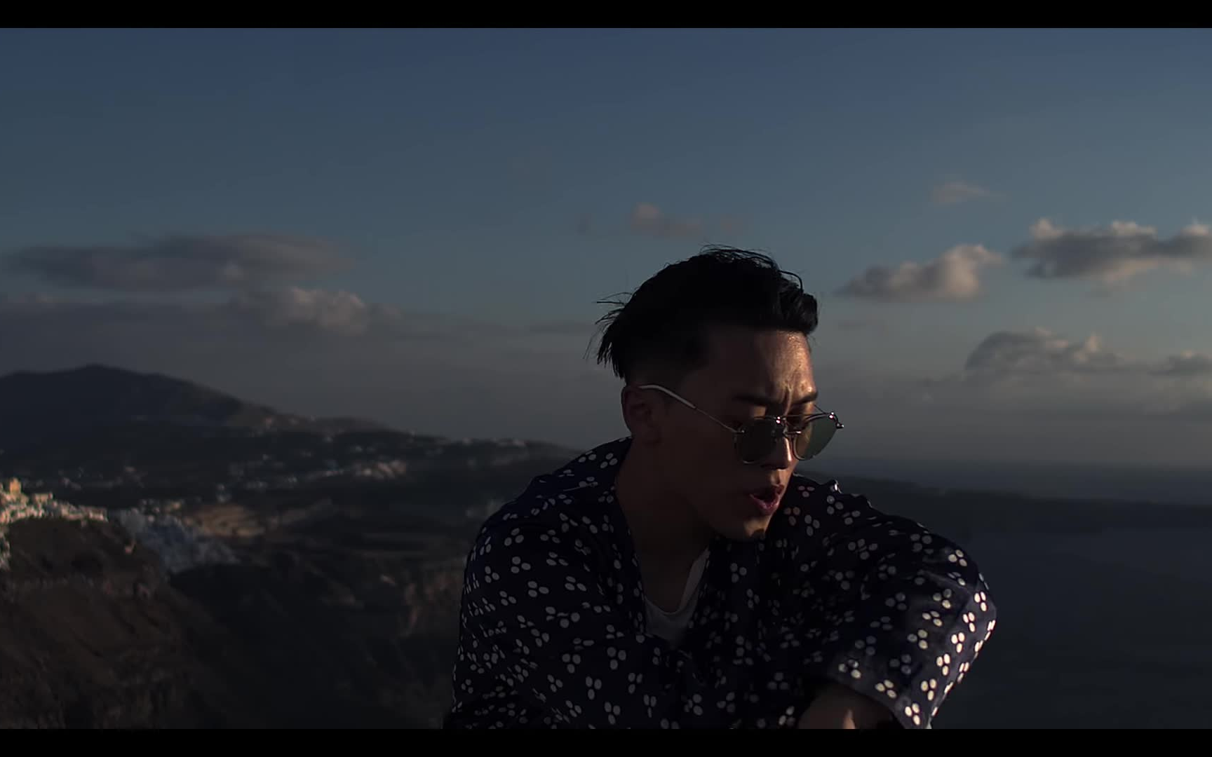 DPR LIVE Martini Blue (OFFICIAL M/V)_哔哩哔哩_bilibili