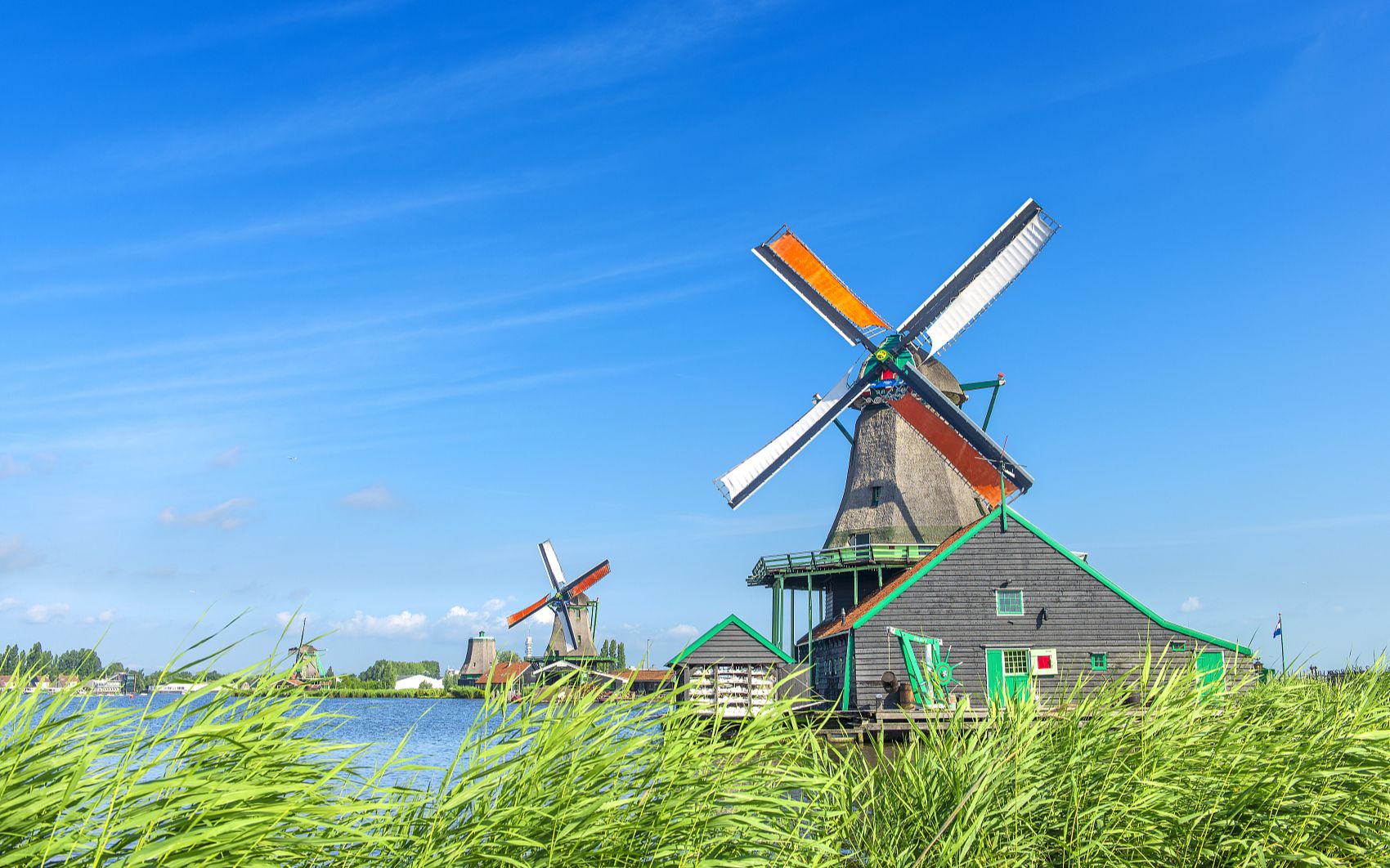 荷兰风车缓缓转，微风吹起桑斯安斯的皇冠👑