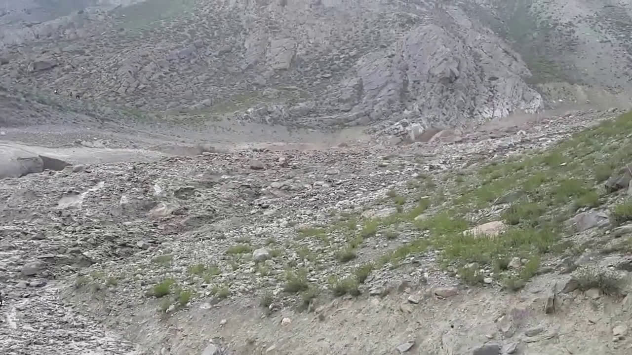 喜马拉雅山脉中恐怖的泥石流