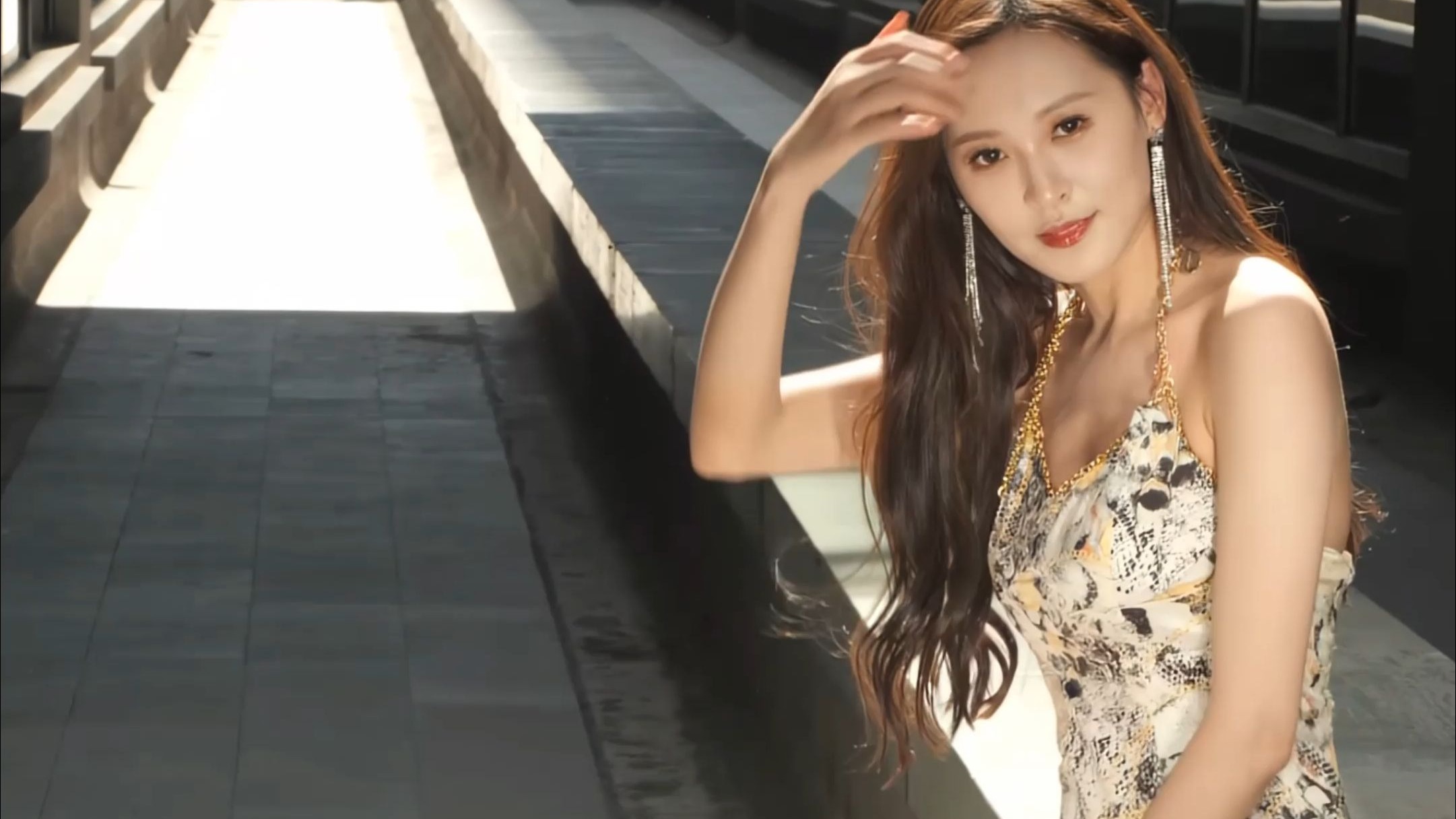 露脚趾，一字带高跟。小龙鼠 ，大湾区车展，4K无美颜摄影