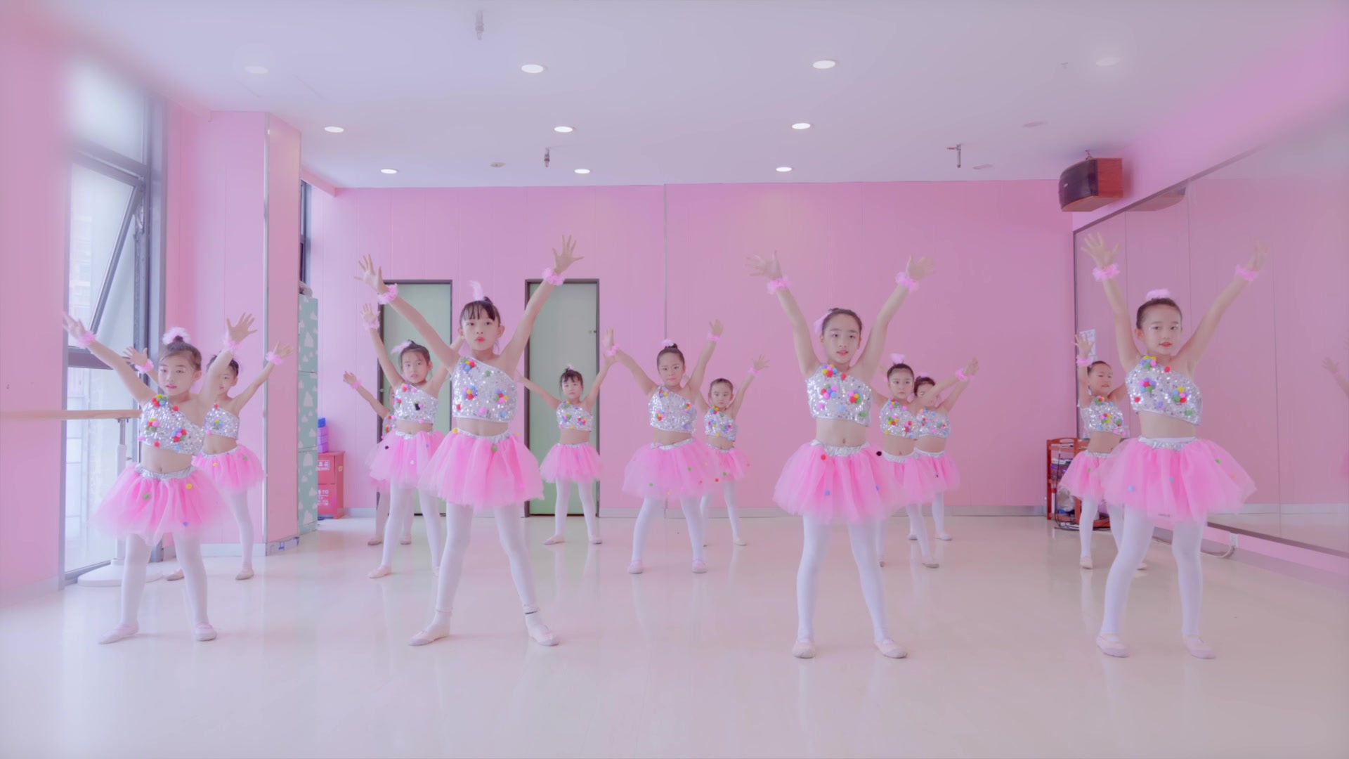 【单色舞蹈】少儿中国舞基本功技巧展示_哔哩哔哩_bilibili