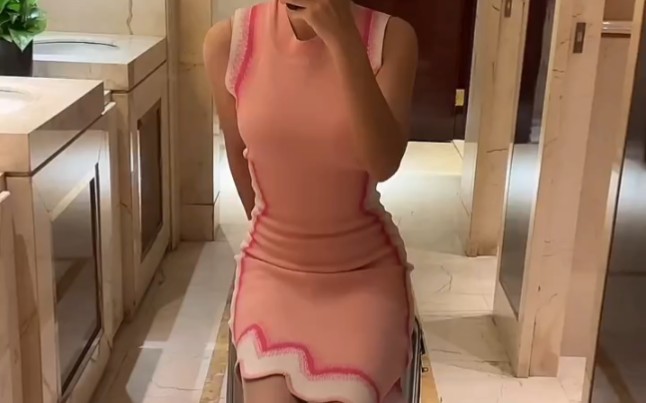 The ground is so slippery.