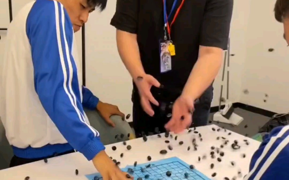 万宁五子棋合集神之亿手之神之一手不笑倒立开飞机