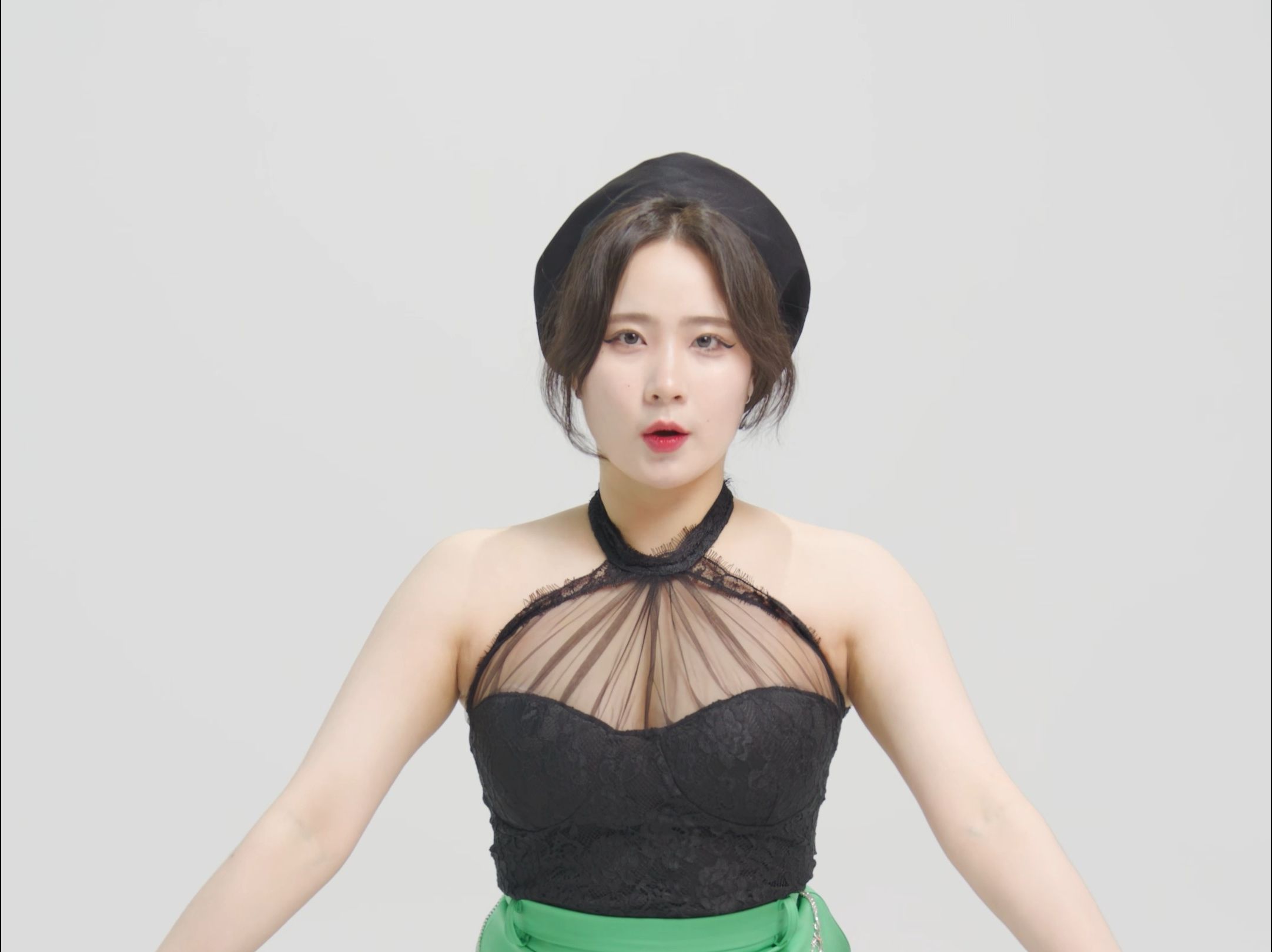 Jung In FEARLESS Green & Black