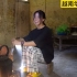 中越边境的越南姑娘谁都会说中国话，她说这里的女孩要早起做饭