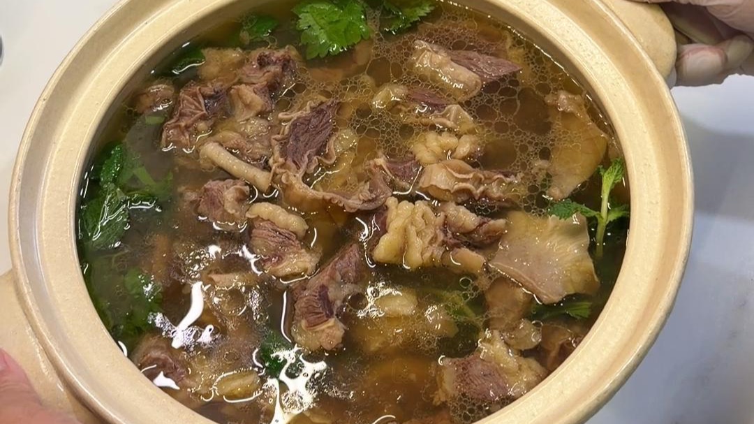 做几个云南菜给朋友吃