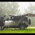 【油管搬运】卫士小哥雨中露营 在狂风暴雨中开着新款路虎卫士露营