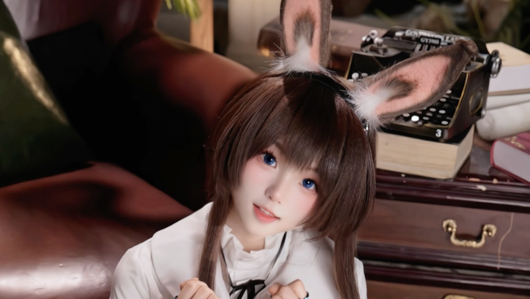 被小阿米娅哄成胚胎啦(*¯︶¯*)