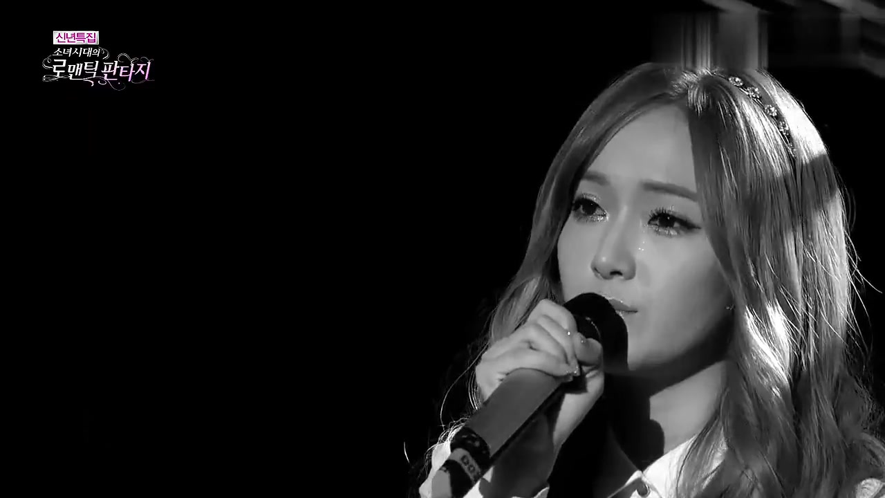 郑氏姐妹一起演绎《someday》现场,Jesscia演唱,Krystal弹钢琴,独得上天宠爱的姐妹,最搭,