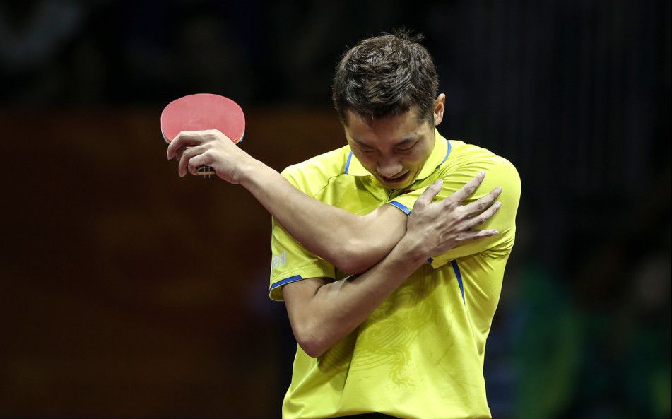 #许昕##赛场英姿# 受到惊吓的站站,决定还. 来