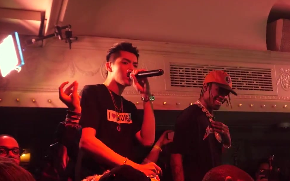 travisscott吴亦凡,travisscott女儿 【吴亦凡现场】kris wu & travis scott perform deserve live for