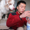 晚餐吃美味云吞，不叫馄炖不叫饺子，狗子一脸无奈，想吃我的云吞