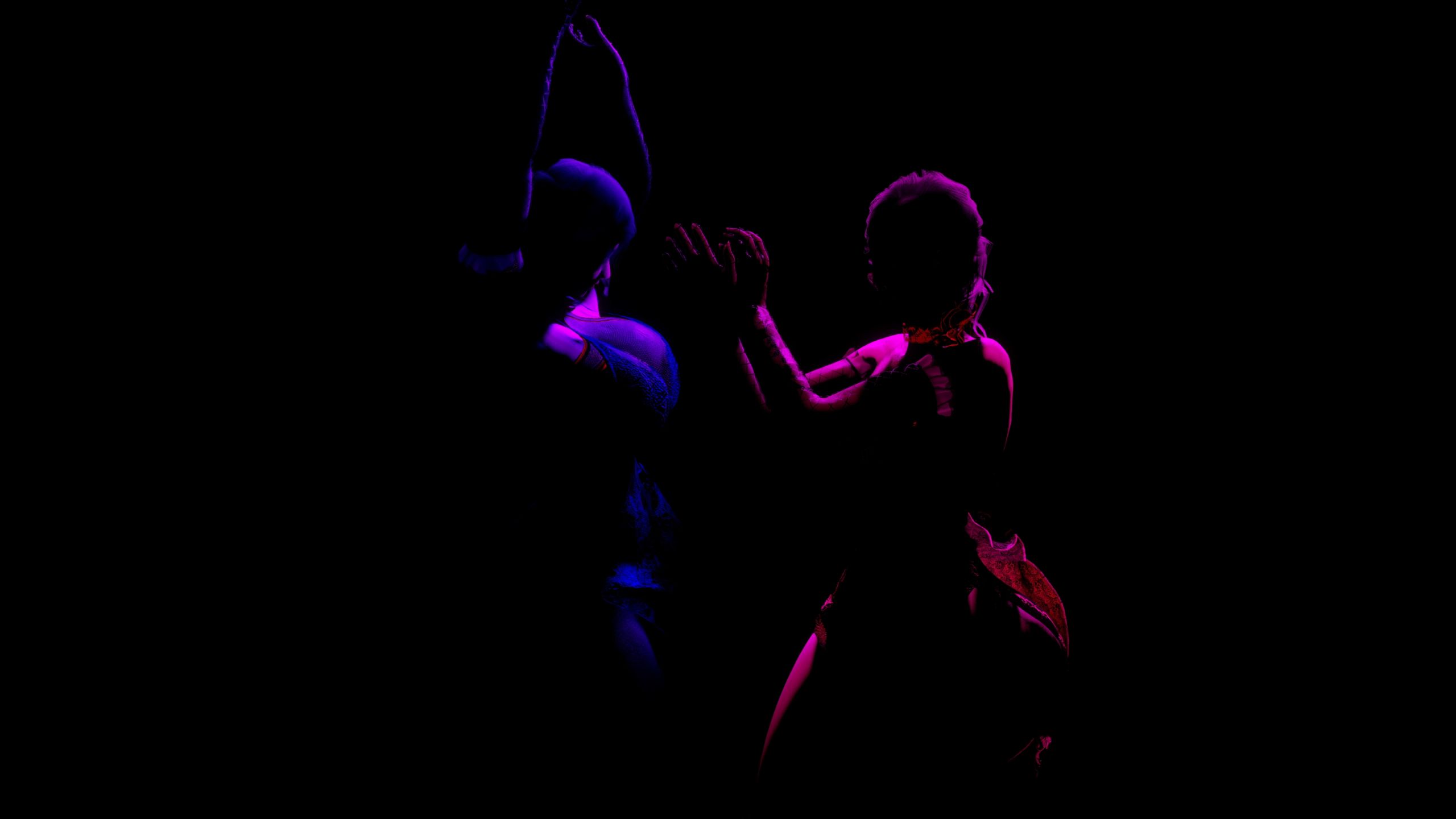 “冷艳双姝”双管齐下！