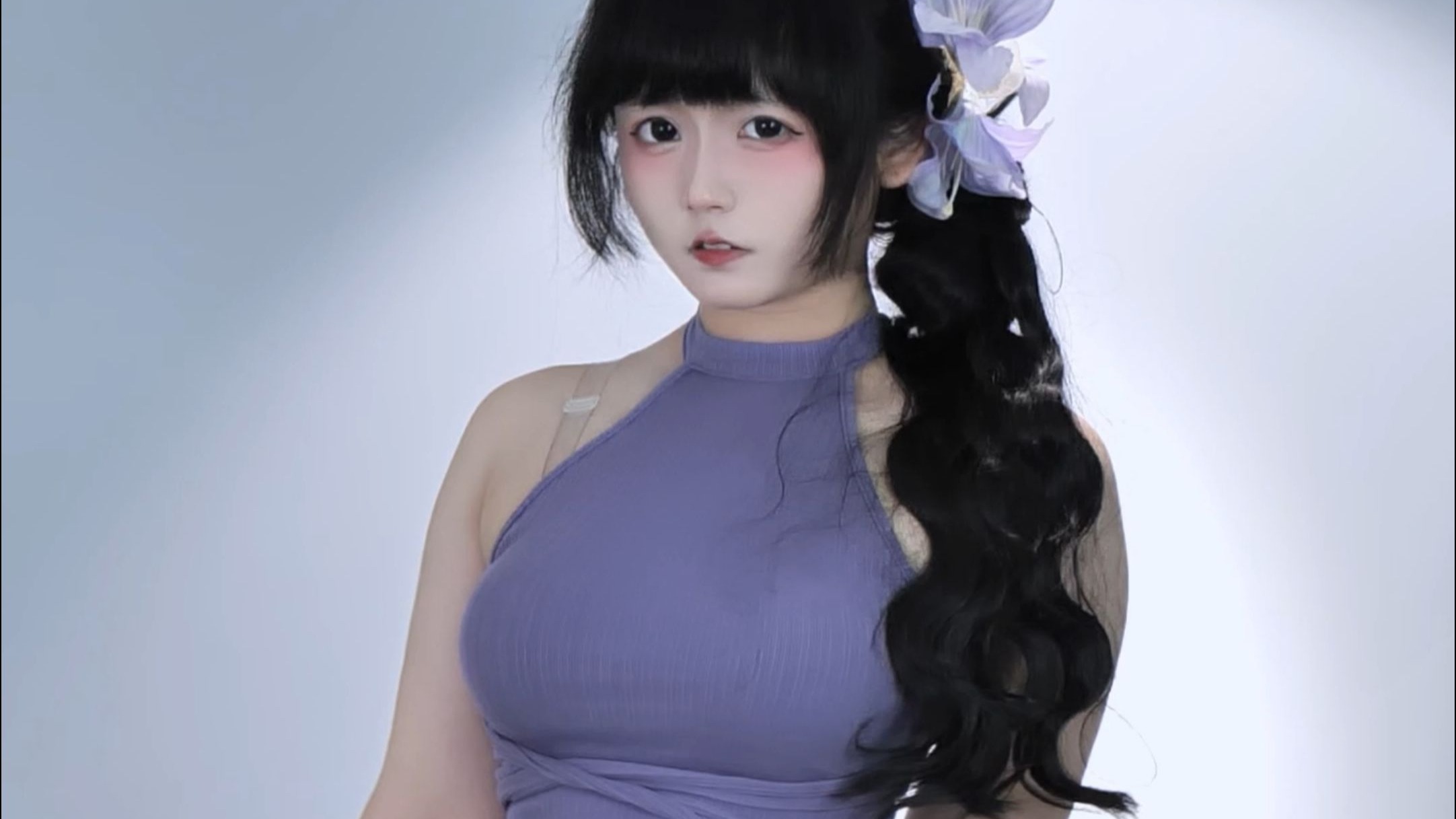 The purple color is very charming.