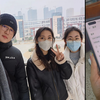 4名毕业生回母校看望，教老师如何查学生玩手机，打开蓝牙秒懂