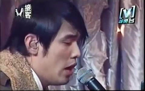 2006 年周杰伦专辑首发现场演唱黑色毛衣 + 發如雪