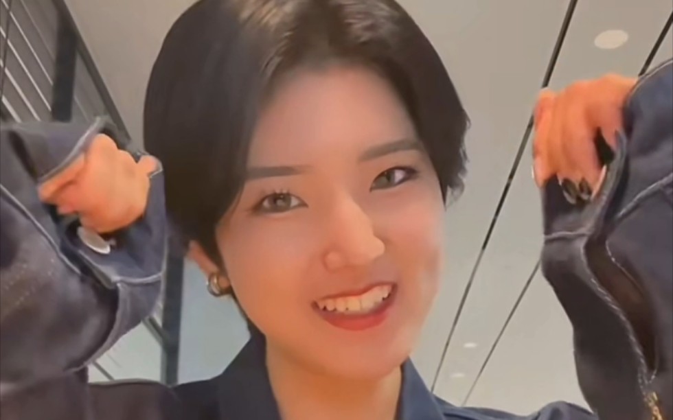 Knowing the times, Japanese girls challenge the hellish difficulty of Chinese.