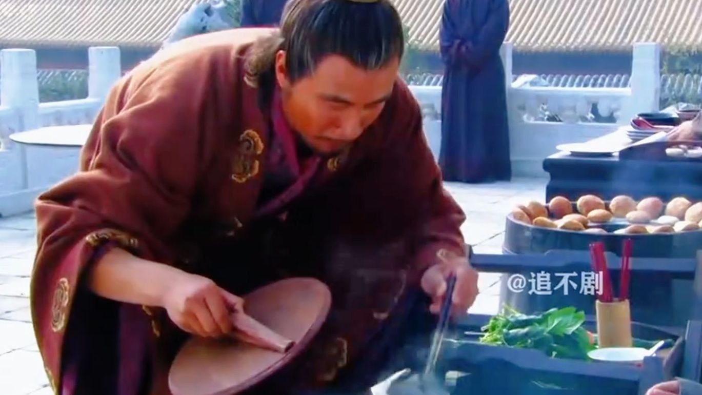 ”这是朱元璋当皇帝吃的最舒服的一顿，一碗烧饼加鸭血汤简直是人间美味...“