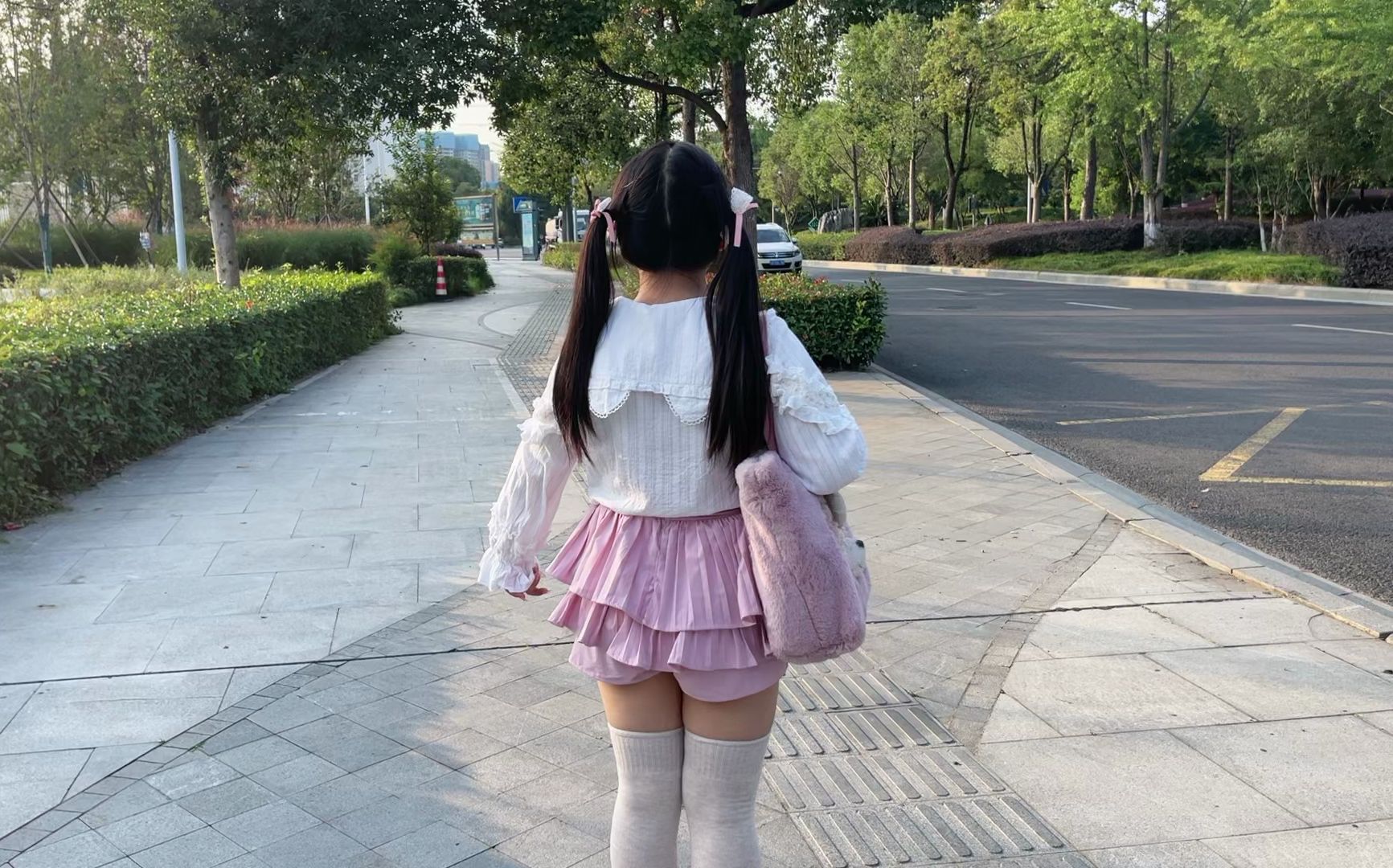 This video is said to look like Hai Lo-Name, Zundu Fakudo.