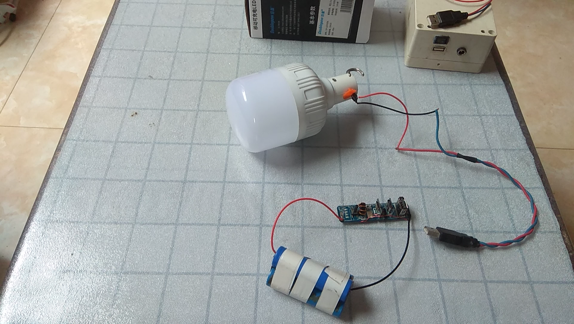 利用充电宝制作一款超简单便宜的太阳能灯方案，天黑亮到天亮，总成本不到50元