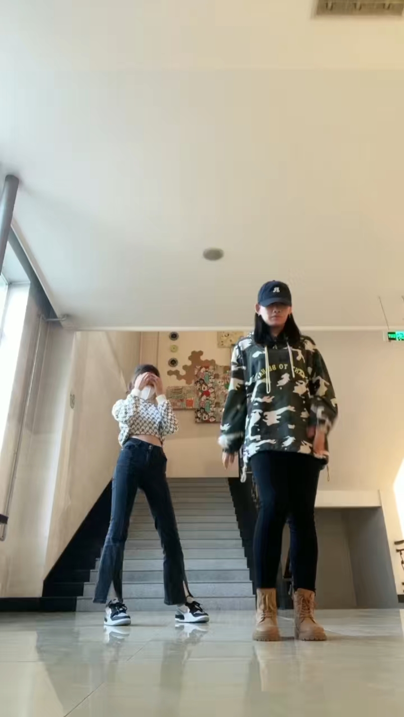la song是跟友友一起一起的啦啦啦