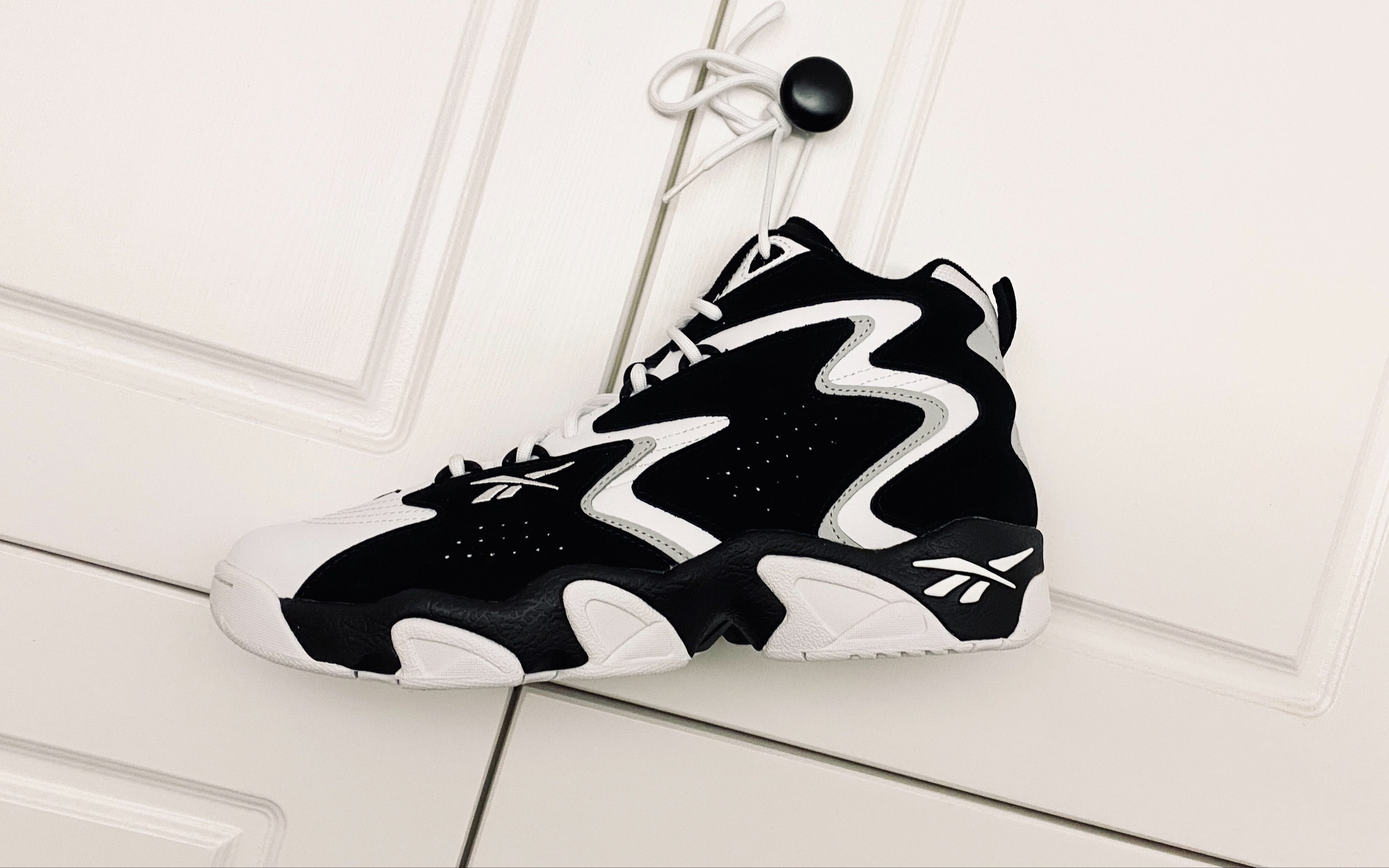 reebok mobius og