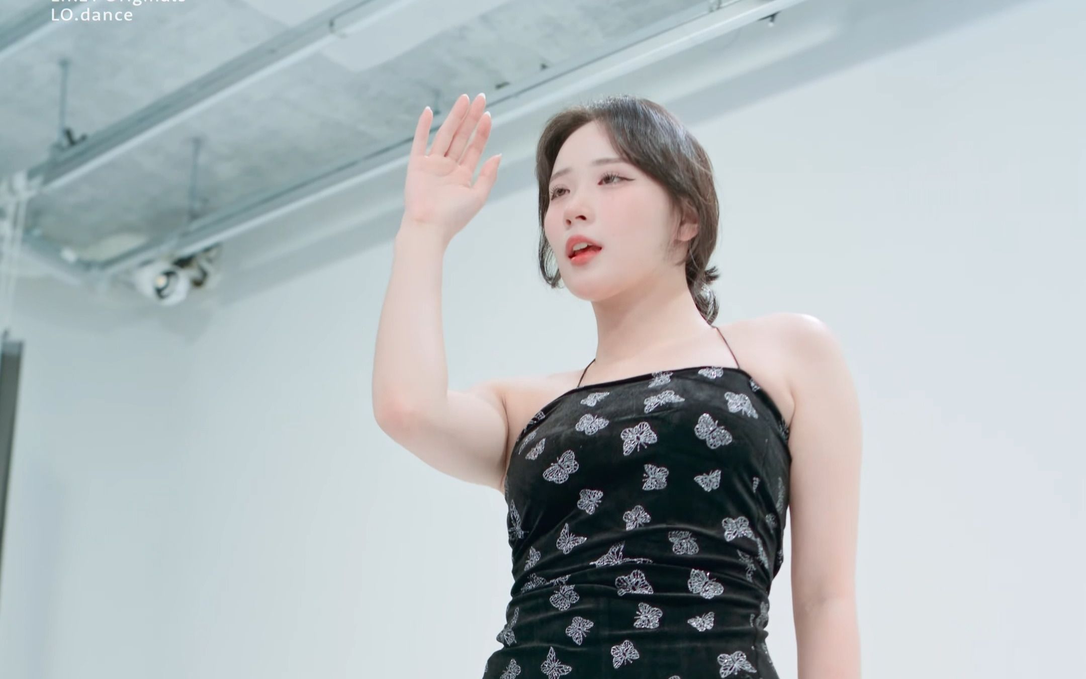 Jung In, illusion, black floral dress, side view