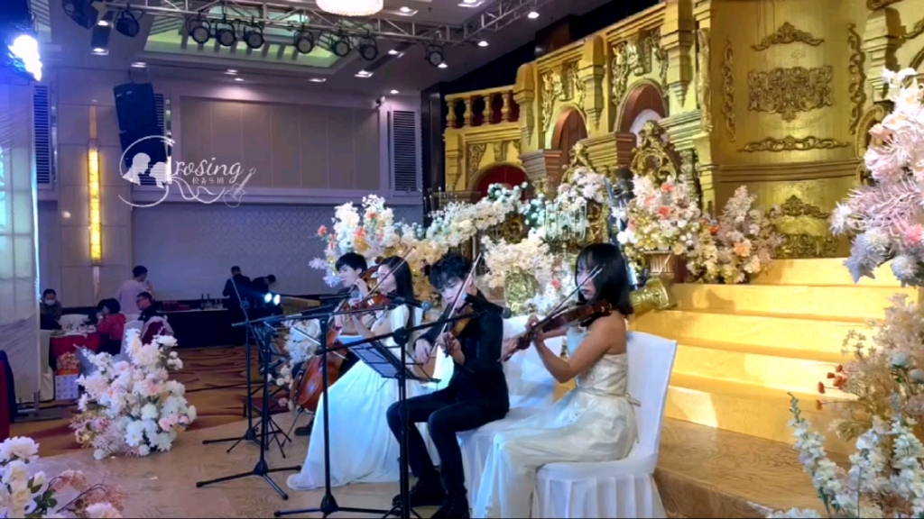 婚礼晚宴有乐队伴宴暖场?