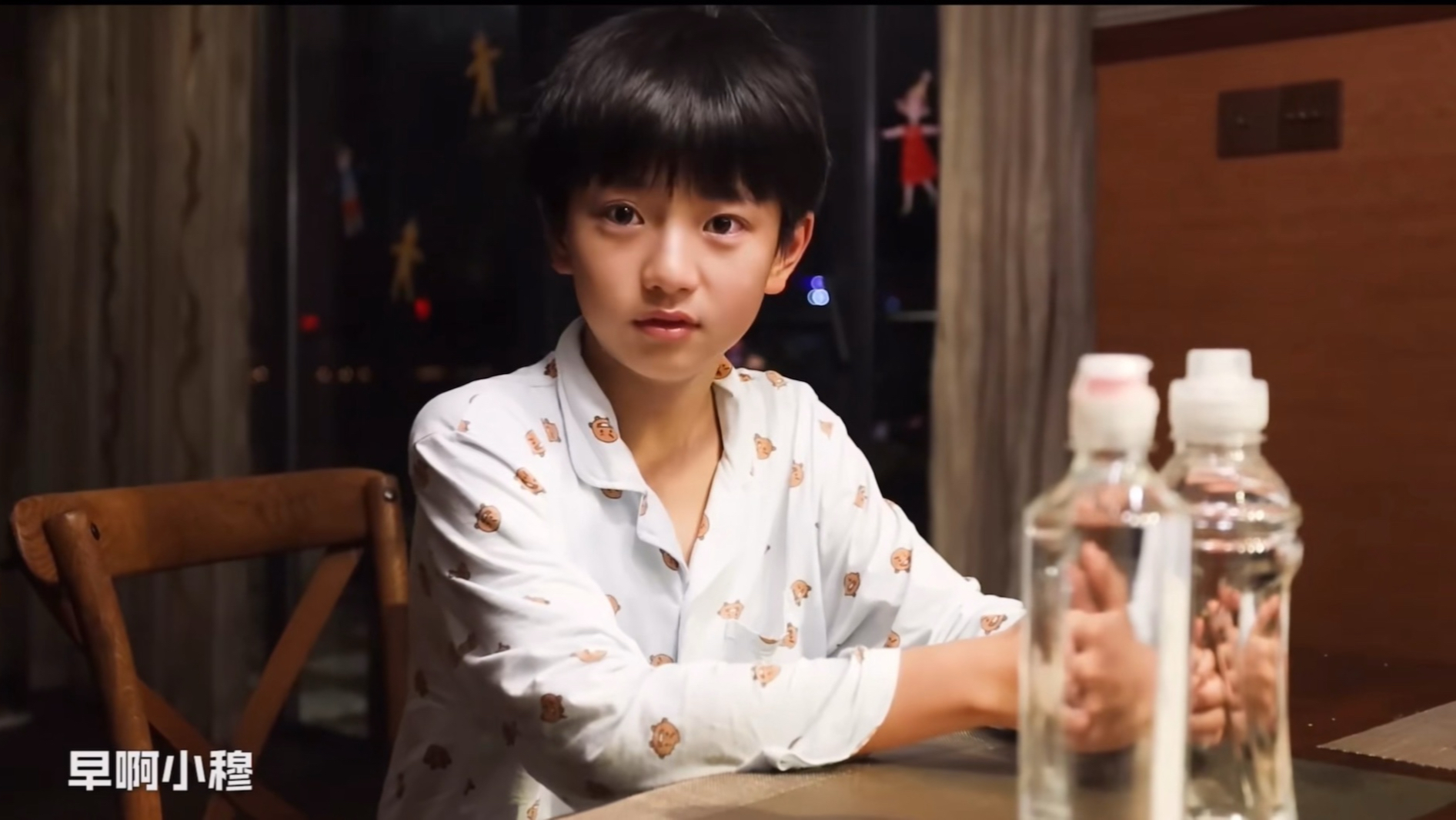 三比第一次合宿之叫早环节：恩仔太萌，毛哥这个神入，看一次笑一次