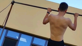 什么程度可以自重引体向上 c98c9046a8c442e61be80a7e12e37a08821a6a55.jpg@280w_158h_1c_100q.jpg