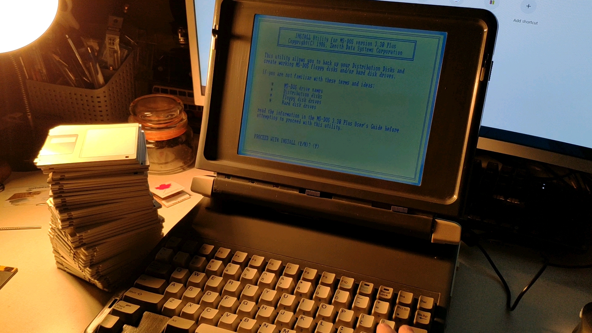 【原声】1988年最畅销的笔记本电脑用起来是什么样的