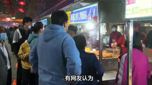 复旦研究生退学摆摊日赚700元，网友：别鼓吹读书无用论