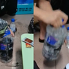高校学生自制“全手动洗袜摇桶机” 矿泉水瓶加洗衣液疯狂摇晃