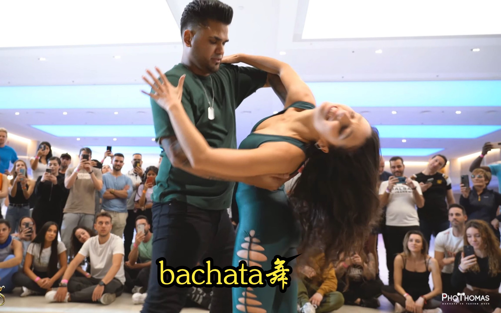 【巴恰塔舞蹈 拉丁舞蹈 】原来美女穿着皮裤跳bachata也很好看的